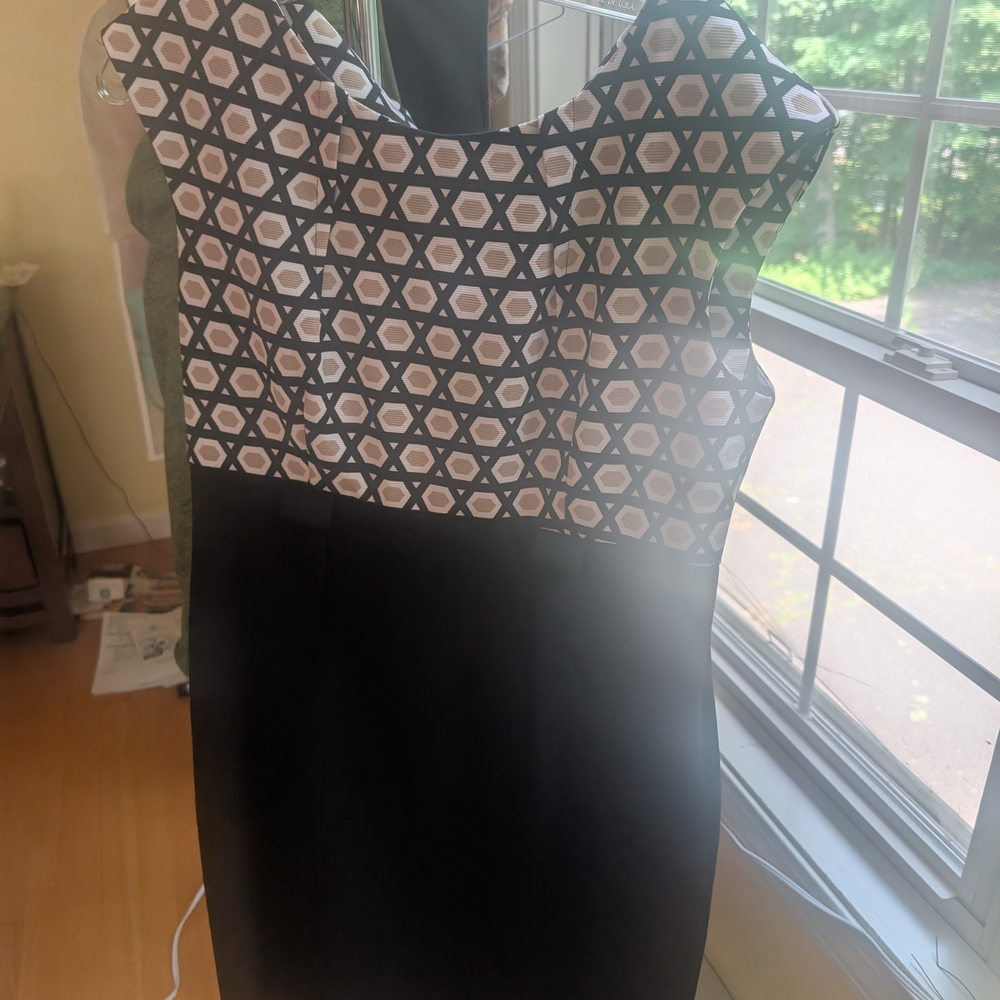 Elegant Black and White Geometric Dress